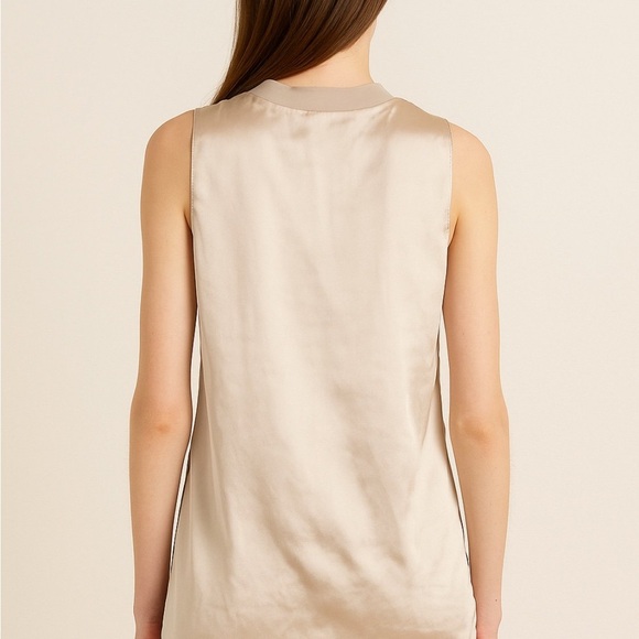 Elegant Rose Patterned Tan Blouse - Picture 3 of 7